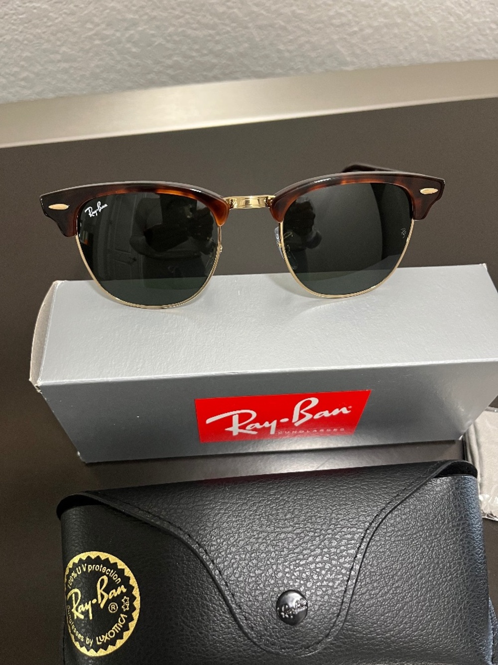 RAY-BAN CLUBMASTER CLASSIC /BRAND NEW